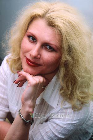 72597 - Valentina Age: 36 - Russia